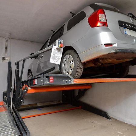 Sofia Cozy Apartment - Underground Private Parking Bukares Bagian luar foto