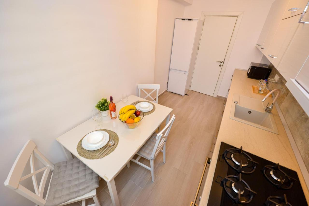 Sofia Cozy Apartment - Underground Private Parking Bukares Bagian luar foto